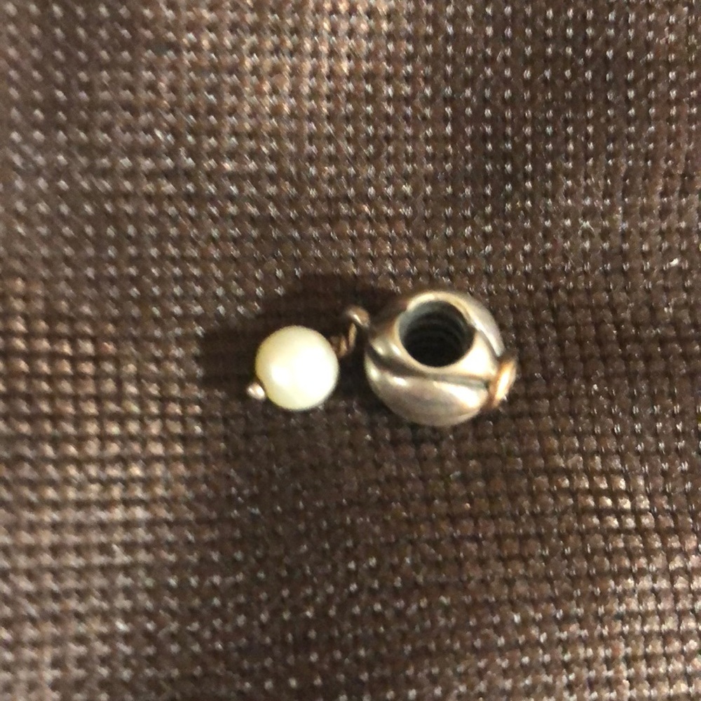 Pandora Dangle Charm w/Pearl